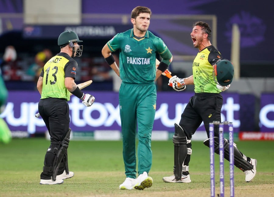 Wade, Stoinis power Australia past Pakistan and into World Cup final ...