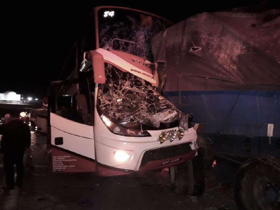 Another bus crash in Perak: Six passengers injured | New Straits Times ...