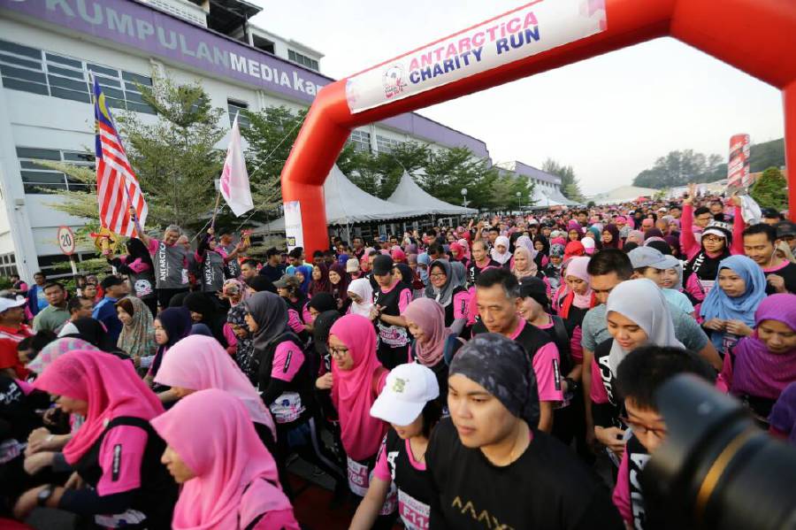 Dpm Flags Off Antarctica Charity Run In Shah Alam