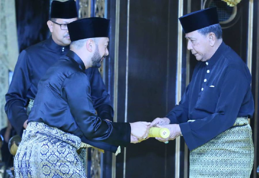 Kedah Pakatan Harapan chairman Datuk Seri Mukhriz Mahathir has today sworn in as the 13th Kedah Menteri Besar.
