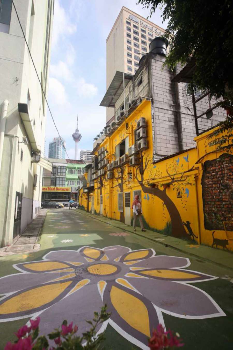 Artists under contract have the chance to express their art work on the walls along the laneways. Pix by Nur Adibah Ahmad Izam