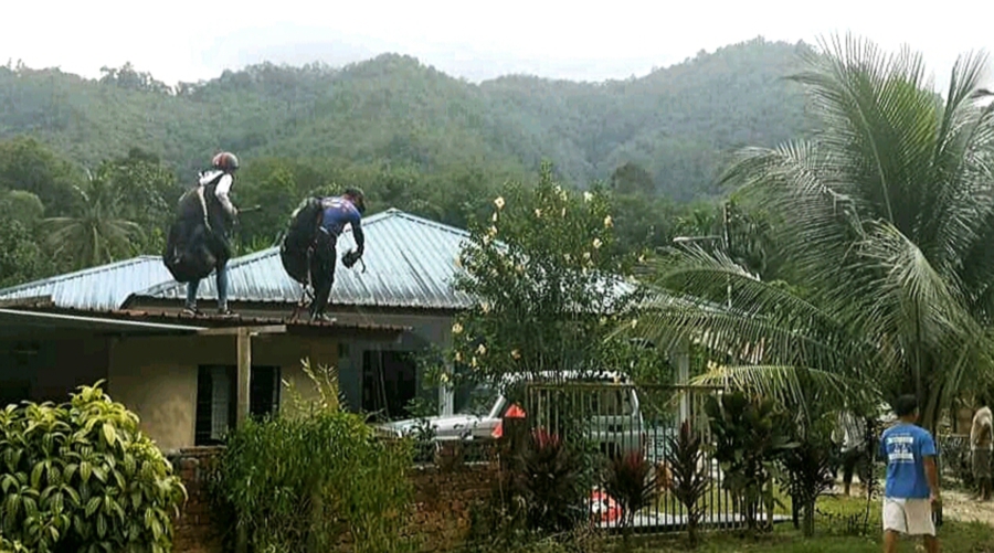 Elphyrah Pooson said i was shocked when my neighbour told me there were two people on the roof.NSTP/Courtesy of NSTP reader