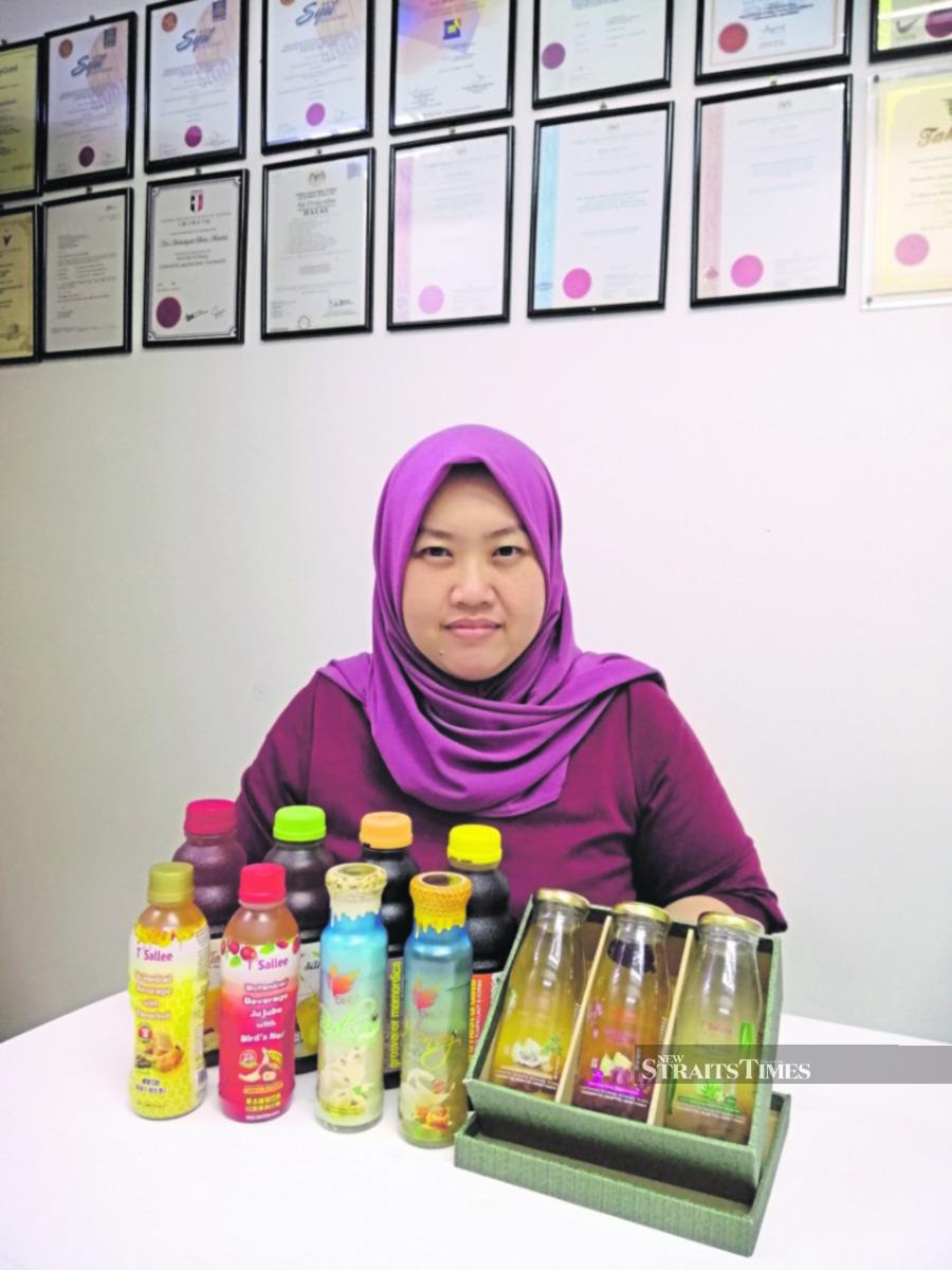 T’Sallee’s founder, Nor Ainhidayah Abdullah with her products.
