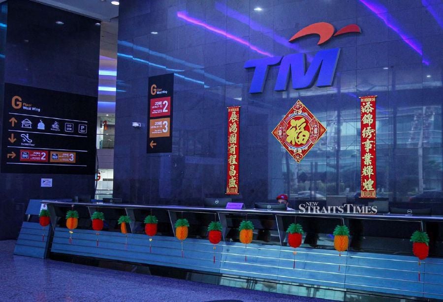 Telekom Malaysia Bhd’s (TM) saw its net profit jump 63.6 per cent to RM1.87 billion for the financial year ended Dec 31, 2023 (FY2023) from RM1.14 billion achieved in FY2022, amid lower net finance cost and tax impact. - NSTP/ AZIAH AZMEE