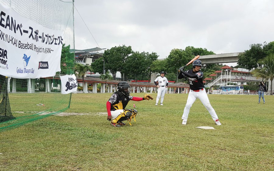 Speed demons: the 'uriko' beer vendors of Japanese baseball - The Japan  Times