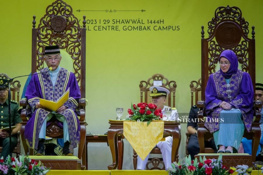 Yang di-Pertuan Agong Al-Sultan Abdullah Ri'ayatuddin Al-Mustafa Billah Shah has been conferred with an honorary doctor of philosophy in leadership by the International Islamic University Malaysia (IIUM) here today. -NSTP/ASYRAF HAMZAH