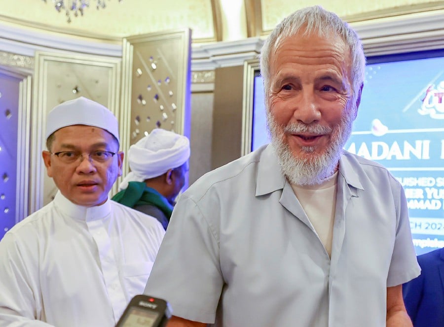 Yusuf Islam, the British musician formerly known as Cat Stevens, plans to establish a charity organisation, Peace Train in Malaysia, soon. - Bernama pic