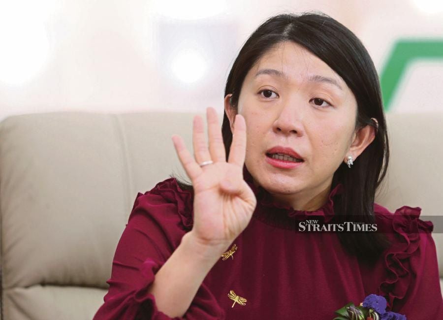 Former energy, science, technology, environment and climate change minister Yeo Bee Yin has praised Prime Minister Datuk Seri Anwar Ibrahim for combining the environment, natural resources, pollution control, climate change and water sectors under one ministry. - NSTP file pic