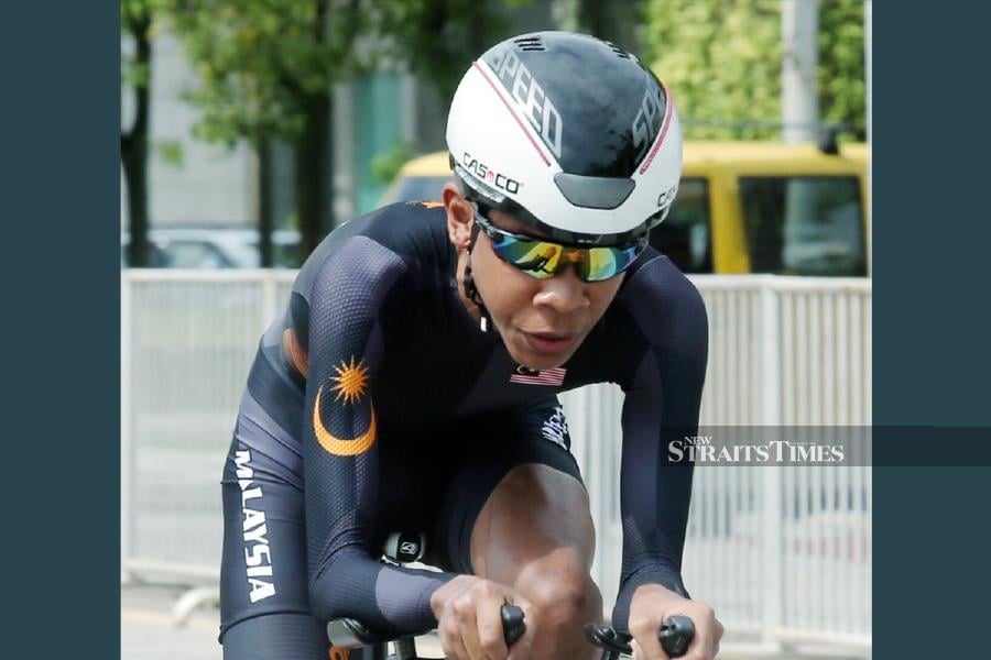 Cyclist Yusof Hafizi Shaharuddin continued his fine form by anchoring the mixed para sprint team to the gold medal on the opening day of the Asian Cycling Championships (ACC) in New Delhi, India on Wednesday. - NSTP file pic