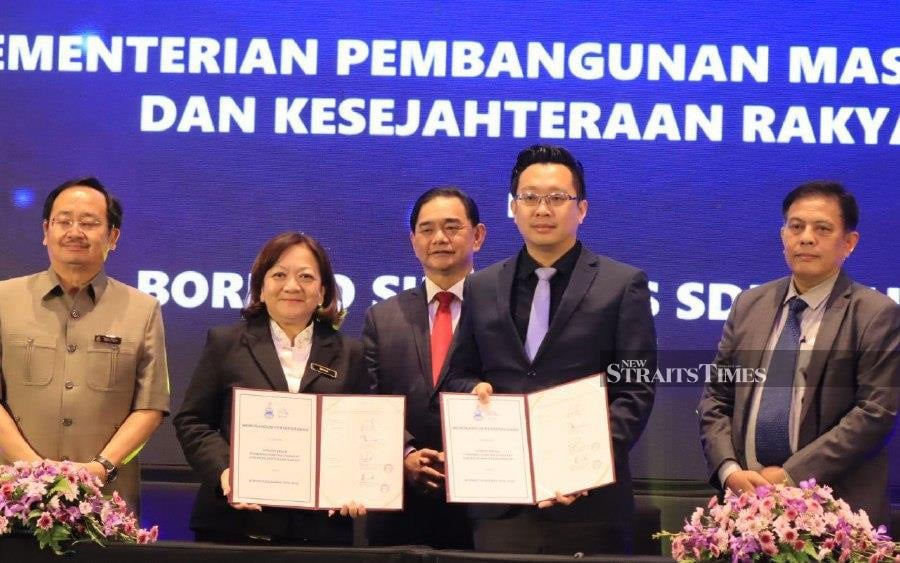 According to Sabah Community Development and People’s Wellbeing Minister Datuk James Ratib, the B40 and M40 groups in Sabah are eligible for free health screenings through a mobile programme. -NSTP/IZWAN ABDULLAH