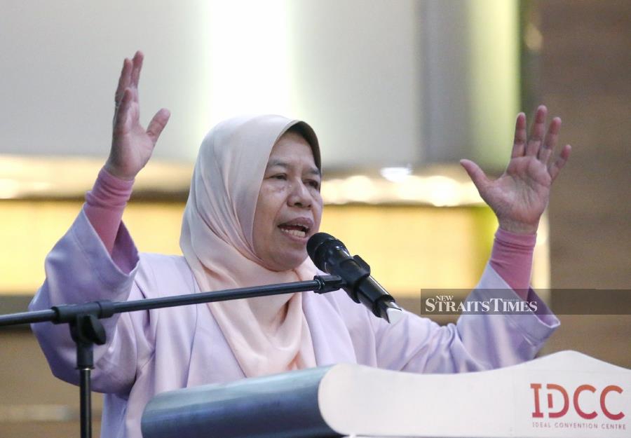 The Council of Malaysian Women Political Leaders (Comwel) today proposed for political parties in the country to introduce gender quotas for the selection of electoral candidates. - NSTP/EIZAIRI SHAMSUDIN 