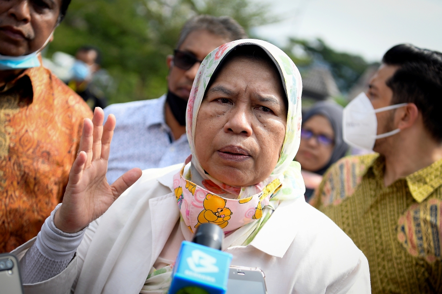 Ampang Member of Parliament (MP) Zuraida Kamaruddin has dismissed the demand by PKR. --BERNAMA pic