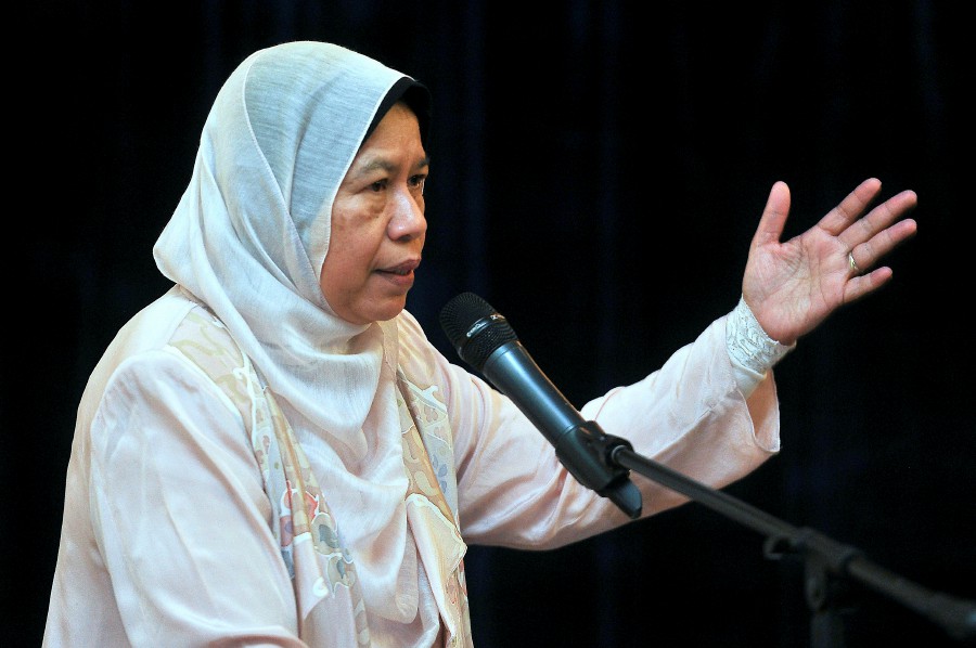 PKR vice-president Zuraida Kamaruddin has dismissed a fellow party leader’s analogy in describing the relationship between cabinet members and the prime minister. -- Bernama photo
