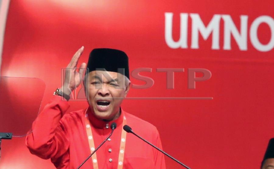 Under fire Umno president Datuk Seri Dr Ahmad Zahid Hamidi said he will not entertain calls for him to relinquish the post. Pic by NSTP/EIZAIRI SHAMSUDIN