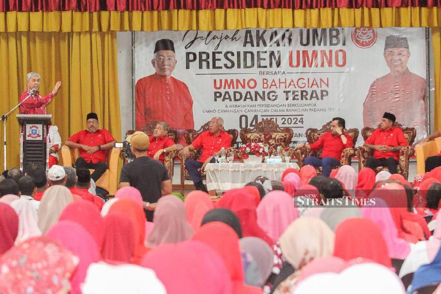 Deputy Prime Minister Datuk Seri Dr Ahmad Zahid Hamidi has instructed the Umno machinery to give their fullest commitment to assist the unity government candidate from Pakatan Harapan (PH), Pang Sock Tao, in the Kuala Kubu Baharu by-election. - NSTP/ WAN NABIL NASIR
