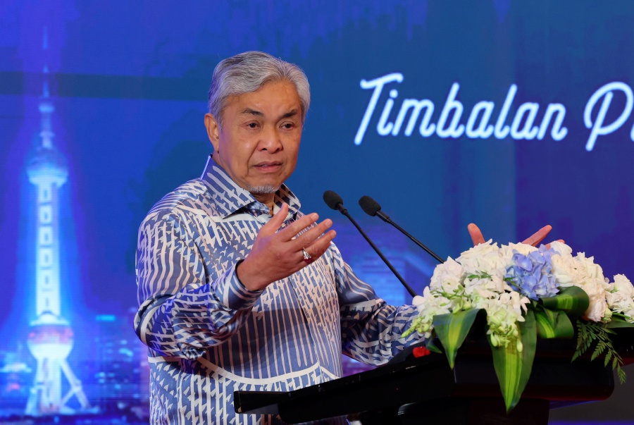 All parties involved in approving business and foreign investment applications, particularly from China, are urged to streamline and accelerate the process, Deputy Prime Minister Datuk Seri Dr Ahmad Zahid Hamidi said. - Bernama pic