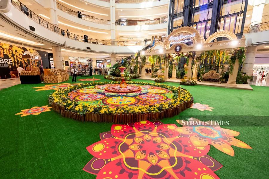 Suria KLCC transforms into a vibrant garden filled with flowers and adorned with charming swings, providing an ideal setting for capturing dreamy, Insta-worthy moments.
