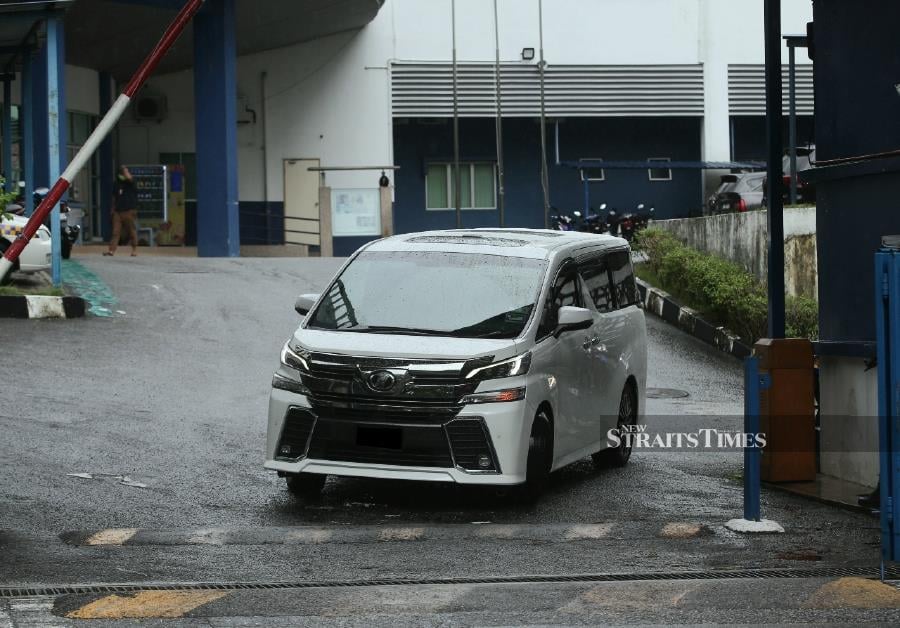 Brickfields police came under criticism following an alleged violation of Movement Control Order (MCO) Standard Operating Procedures by celebrity Noor Neelofa Mohd Noor during the Hari Raya Aidilfitri celebration recently. - NSTP/EIZAIRI SHAMSUDIN