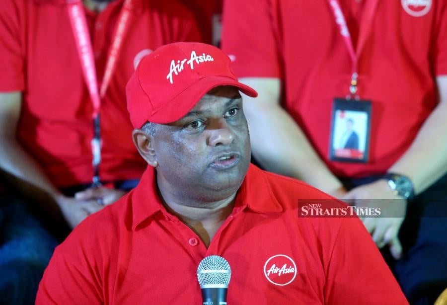 Tony Fernandes Doubles Up As Airasia Com Ceo