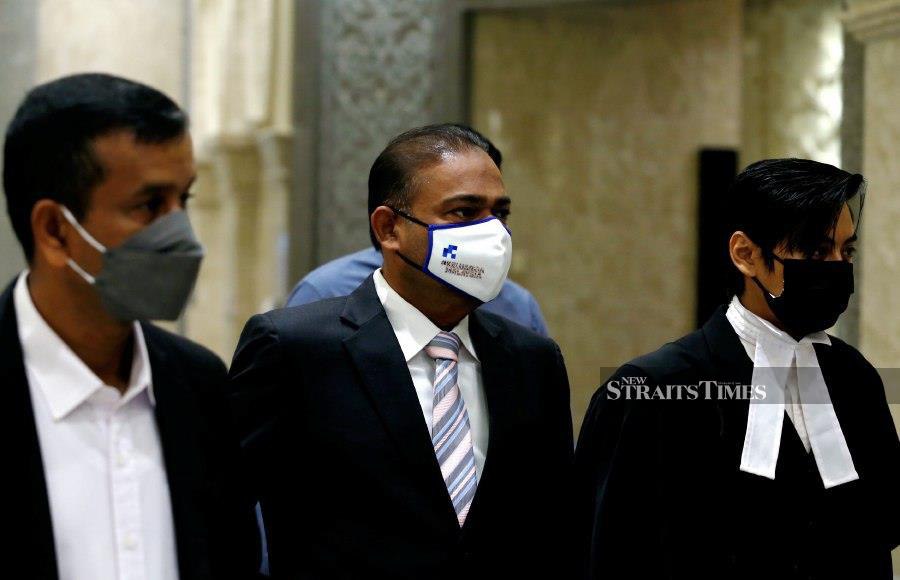 The Court of Appeal (COA) today shot down former Tabung Haji chairman Datuk Seri Abdul Azeez Abdul Rahim's (centre) request to explain why he had been absent from court last week and express his unhappiness over media reports on the matter. - NSTP/HAIRUL ANUAR RAHIM.