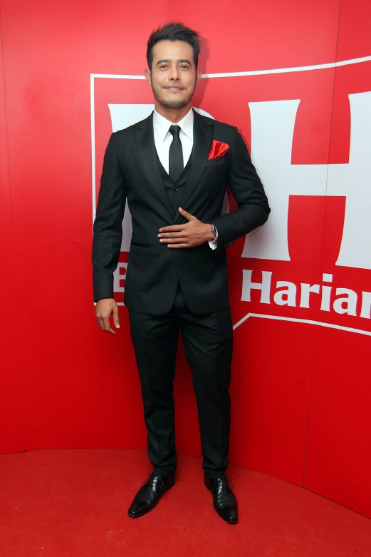  Zul Ariffin at the Anugerah Bintang Popular red carpet, in Arena Of Stars, Genting Highlands. 