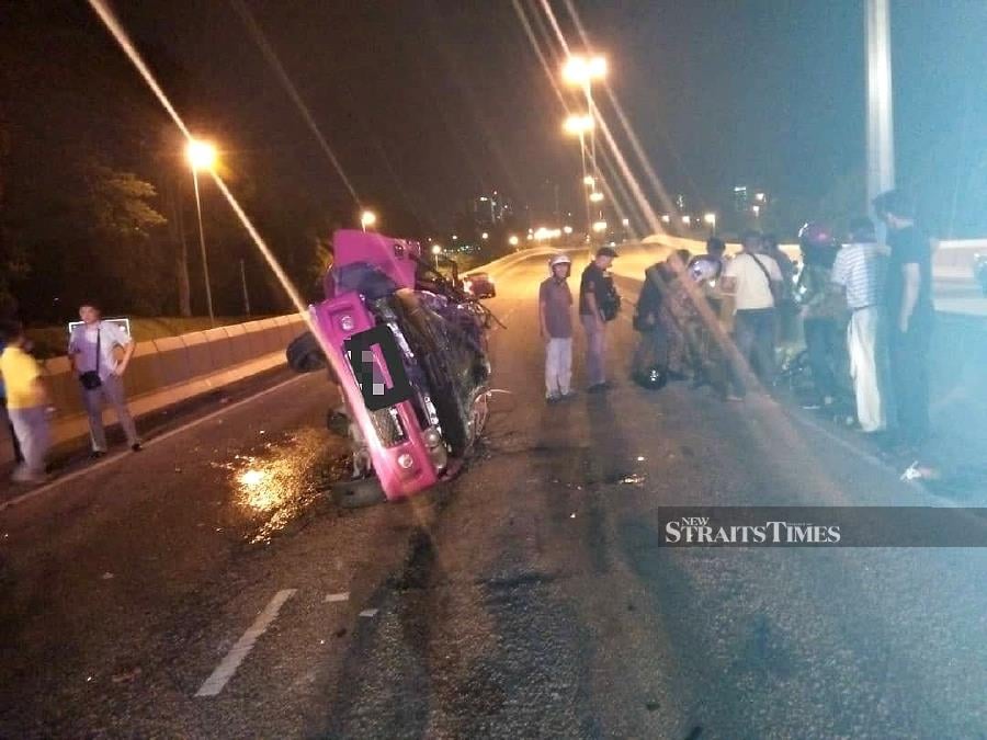 Baby girl dies in Johor road crash  New Straits Times 