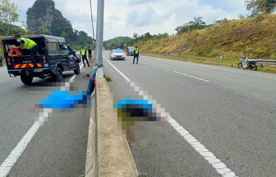 Mazuan Mat Zin and Kisnawita Saad were killed when the motorcycle they were on crashed into a concrete dividers along the Central Spine Road. - Pic Courtesy of IPD Lipis 