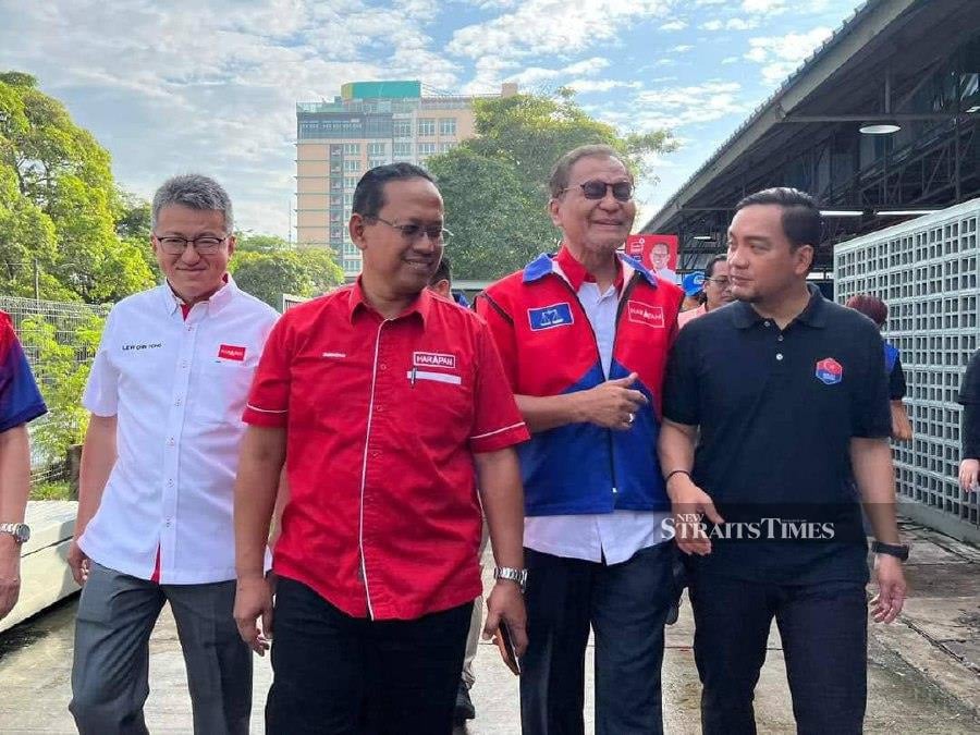 (From left) - DAP deputy secretary-general Liew Chin Tong, Suhaizan Kaiat, Dr Dzulkefly Ahmad and Johor Menteri Besar   Datuk Onn Hafiz Ghazi during a walkabout in Pulai.-NSTP/Mary Victoria Dass