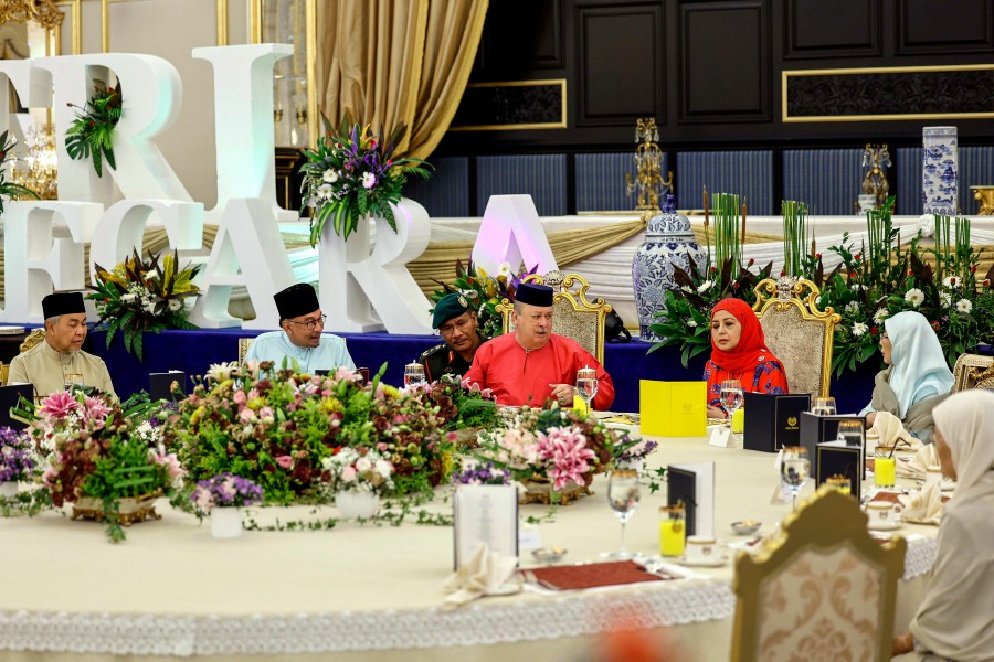 His Majesty, Sultan Ibrahim, King of Malaysia and Her Majesty, Raja Zarith Sofiah, graced an Aidilfitri gathering for about 400 at Istana Negara. Bernama pic