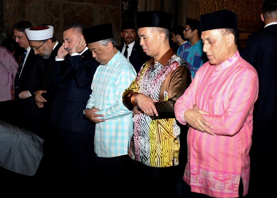 Agong performs Friday prayers at Hagia Sophia Mosque | New Straits ...