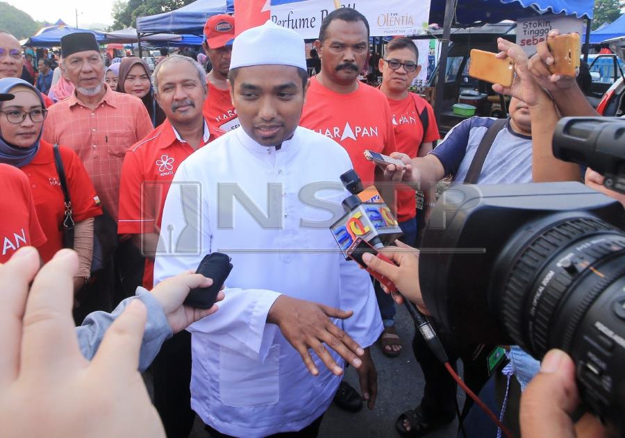 Pakatan Harapan’s (PH) candidate in the Semenyih state by-election, Muhammad Aiman Zainali, says he will not allow himself to be distracted by issues surrounding the controversial Umno-Pas pact. (NSTP/ MOHD YUSNI ARIFFIN)