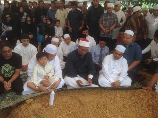 Zahid's son-in-law Syed Alman laid to rest [VIDEO]  New 