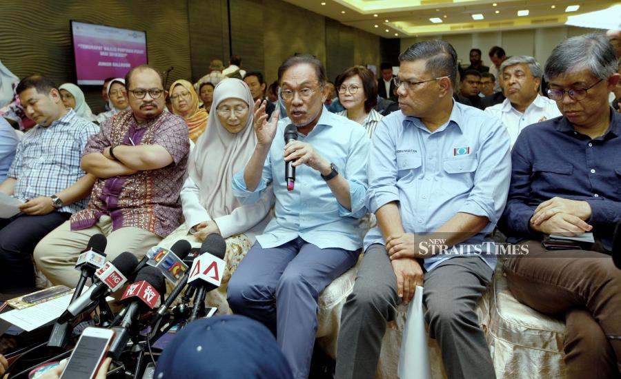 Pkr Leaders Back Anwar As Party Supremo New Straits Times Malaysia General Business