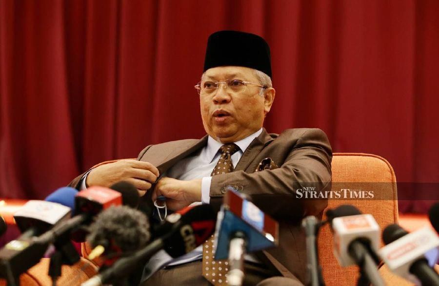 The waiver, which will see PPR tenants paying half of the RM120 monthly rent from now until March, was to mark the Federal Territories Day celebrations, said Tan Sri Annuar Musa. - NSTP/MOHD FADLI HAMZAH.