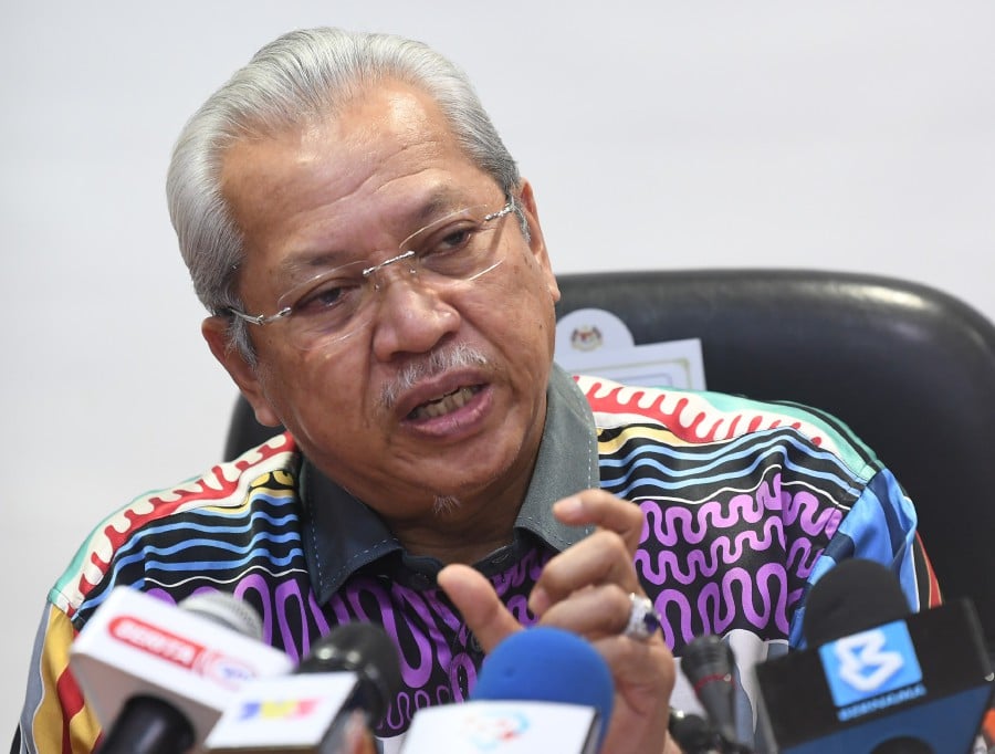 BN secretary-general Tan Sri Annuar Musa speaks to reporters after the announcement of the Wilayah Cakna 3.0 initiative in Putrajaya. -BERNAMA pic