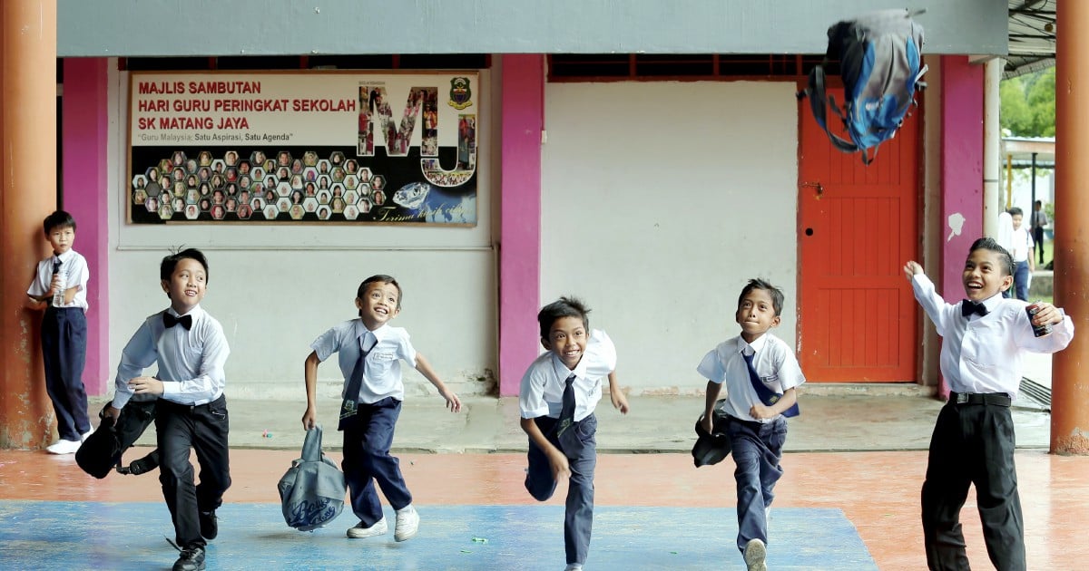 Students allowed to wear appropriate traditional dress during