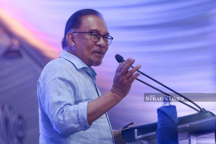 Prime Minister Datuk Seri Anwar Ibrahim has uploaded a video explaining why his promise to reduce petrol prices, as he mentioned 15 years ago, cannot be fulfilled. - NSTP/DANIAL SAAD