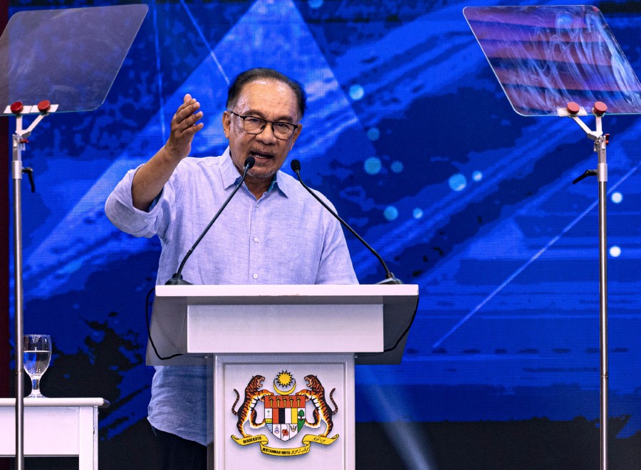 The government still bears around RM7 billion in subsidies related to diesel in Peninsular Malaysia, said Prime Minister Datuk Seri Anwar Ibrahim. (Bernama/Photo)
