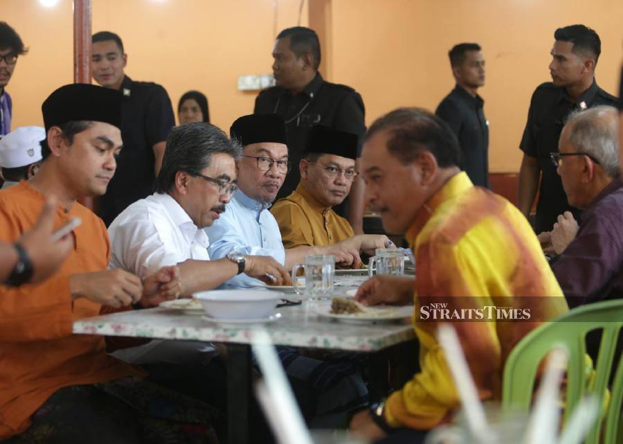 Prime Minister Datuk Seri Anwar Ibrahim will announce the list of deputy ministers for his new cabinet at 8.15pm tonight. - NSTP/MOHAMAD SHAHRIL BADRI SAALI.