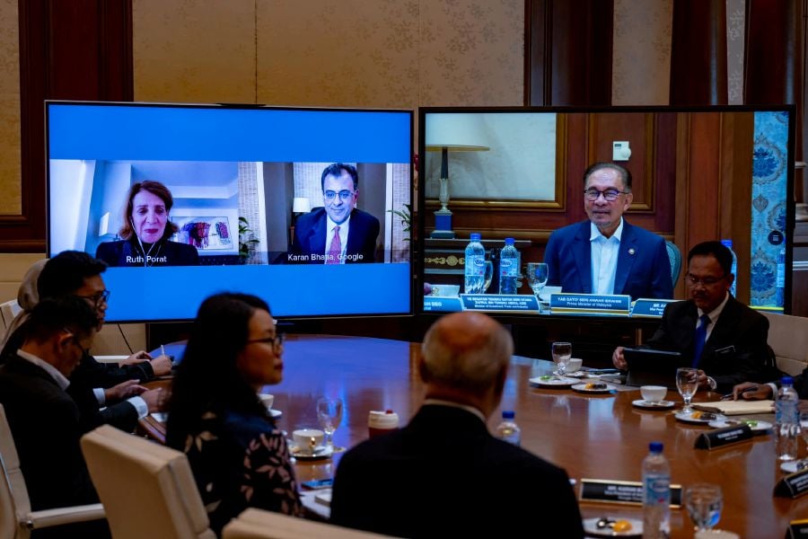 Prime Minister Datuk Seri Anwar Ibrahim, in the meeting, also touched on the importance of cooperation and support of technology and artificial intelligence (AI) related to the education, health and agriculture sectors. -- Pic from Anwar Ibrahim FB