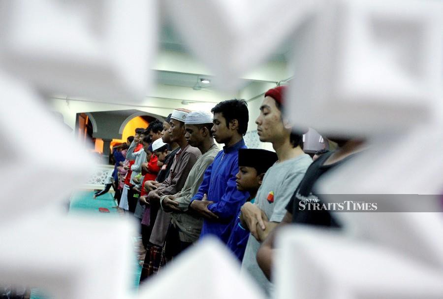 Friday Prayers In Selangor Suspended Until April 17