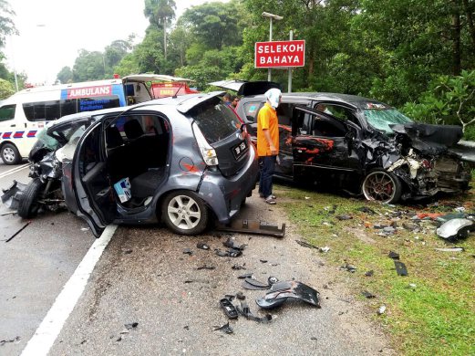 Man dies, wife critical after two-car collision in Dungun