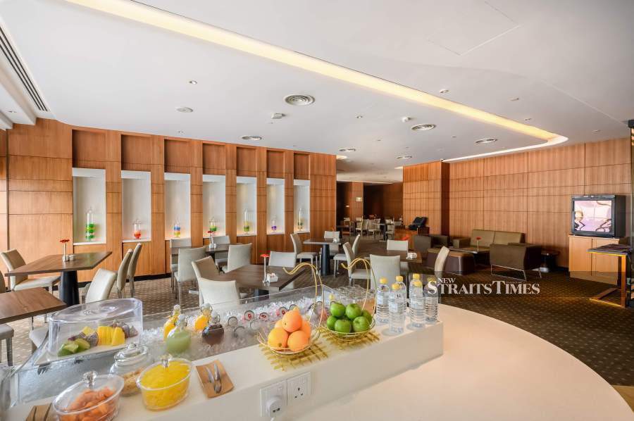 The spacious Executive Lounge on the 30th floor is a wonderful place to relax.