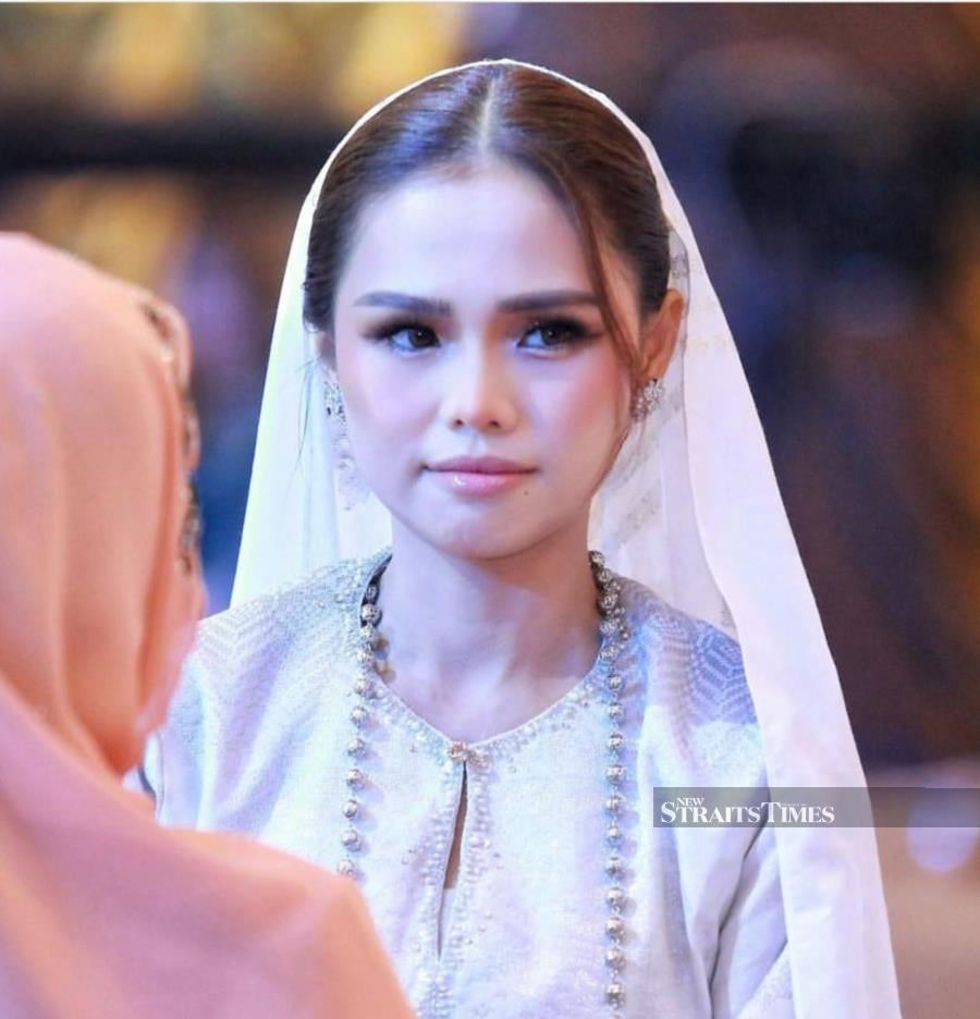 Actress and singer Bella Astillah, in response to a WhatsApp conversation between her husband Aliff Aziz and actress Ruhainies Zainul Ilyas, has told the Penang-born actress that she can "have" him (Instagram bellaastillah)