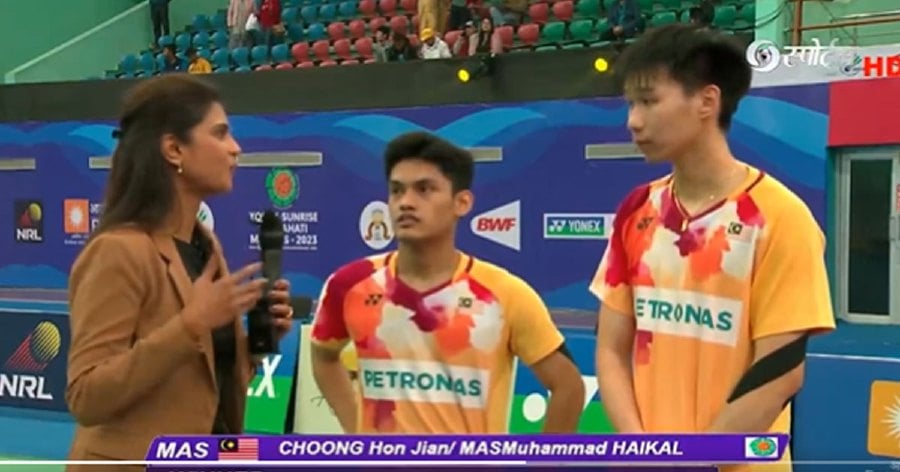 Instead of congratulating Choong Hon Jian-Haikal Nazri for winning back-to-back titles in India recently, a video showing the national men's pair struggling with their answers during an interview has gone viral. - Pic credit X @craigansibin