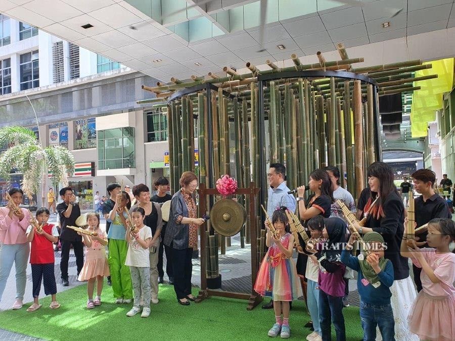  The launch of the “Market Below The Wind-Bamboo Forest Within Cityscape Installation” event. Pic courtesy of KEPKAS