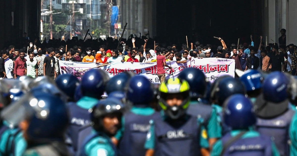 Violent Bangladesh Garment Protests Shut Hundreds Of Factories | New ...