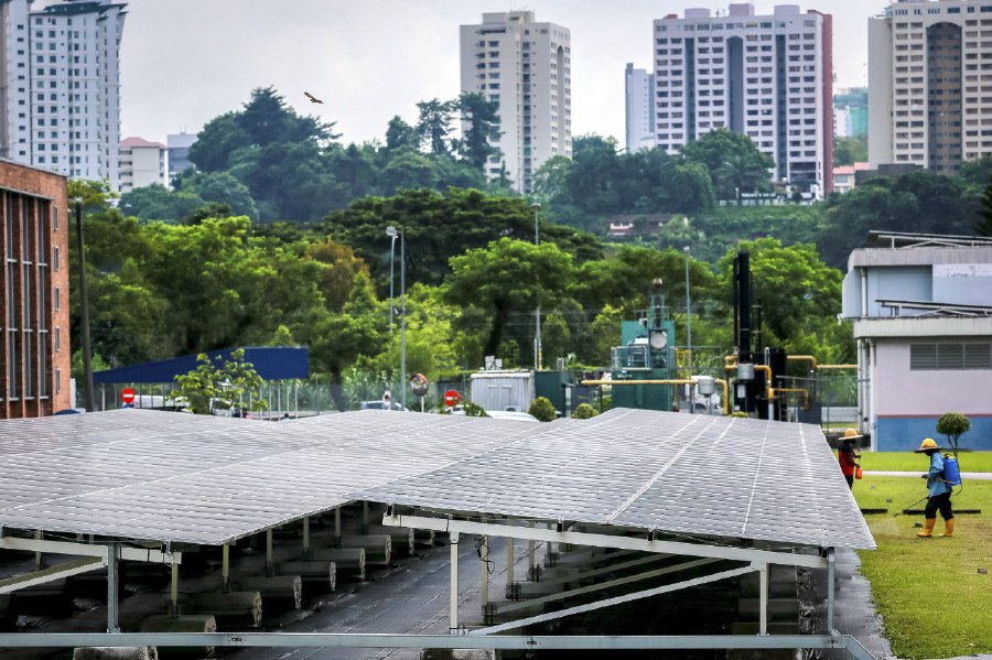 KUALA LUMPUR: A view of a solar energy generation site at Pantai 1 sewage treatment plant. -- NSTP/ASYRAF HAMZAH