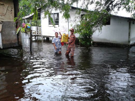 Floods Continuous Downpour Cause Water Rise New Straits Times