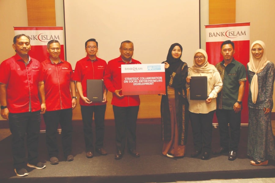 Bank Islam Malaysia Bhd and the Sabah Social Entrepreneurs Association (SOSEA) have inked a strategic collaboration agreement in order to support the growth of social entrepreneurs and provide members with greater access to financing.